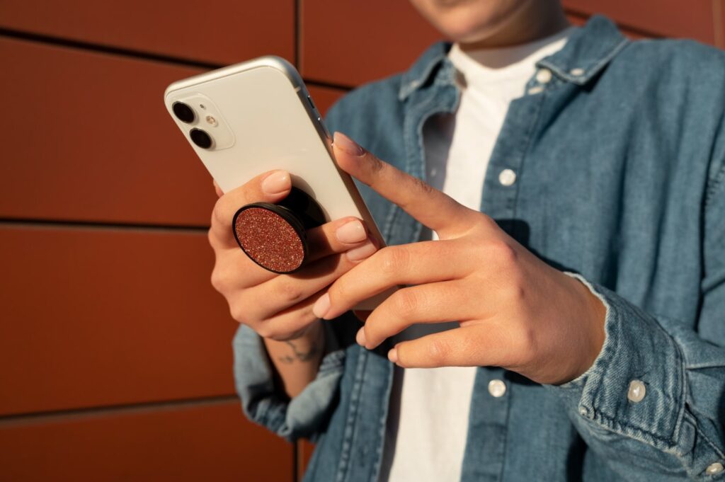 Derfor bør du ALDRI velge et lærcover til mobilen – Ny undersøkelse avslører hygienerisikoen